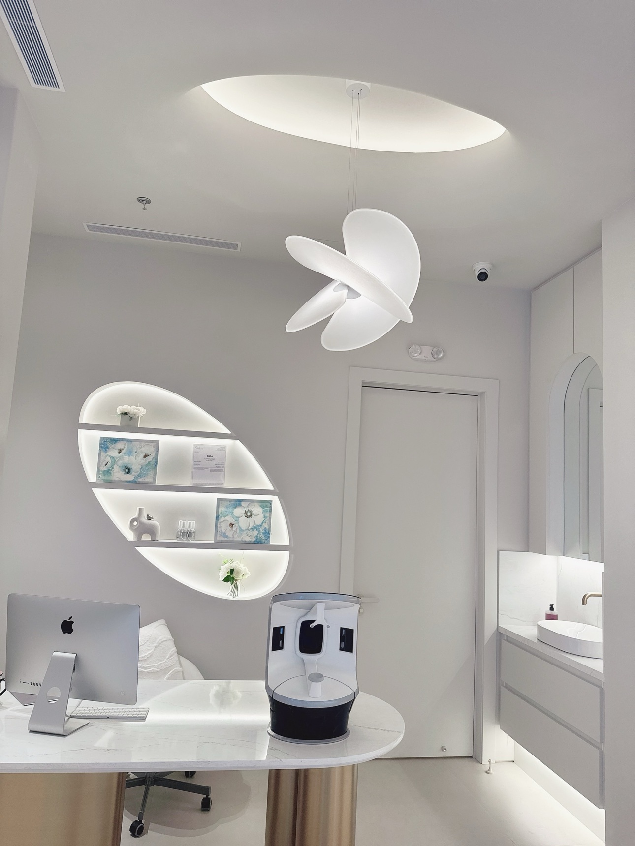 RÉVI·AN Skin & Laser Clinic — Consultation & Skin Analysis