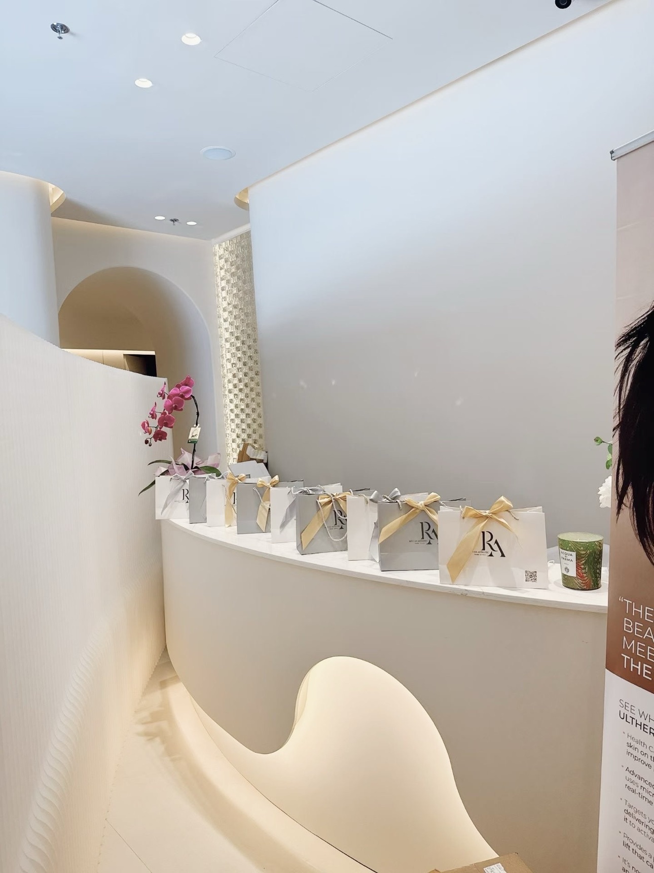 RÉVI·AN Skin & Laser Clinic — Gift Sets